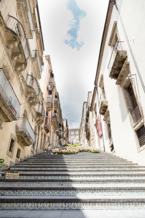 Palazzo Taranto Luxury Rooms Caltagirone Exteriér fotografie