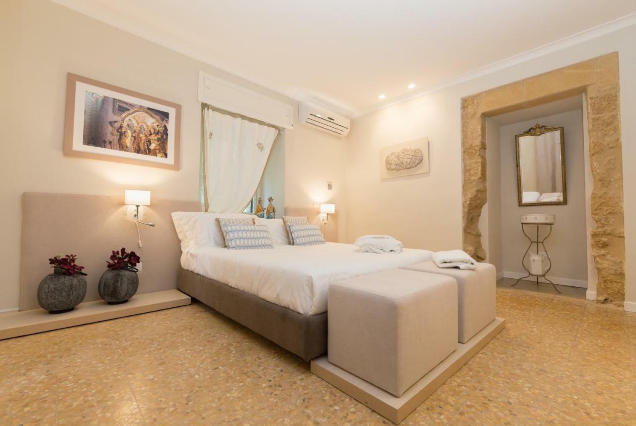 Palazzo Taranto Luxury Rooms Caltagirone Exteriér fotografie