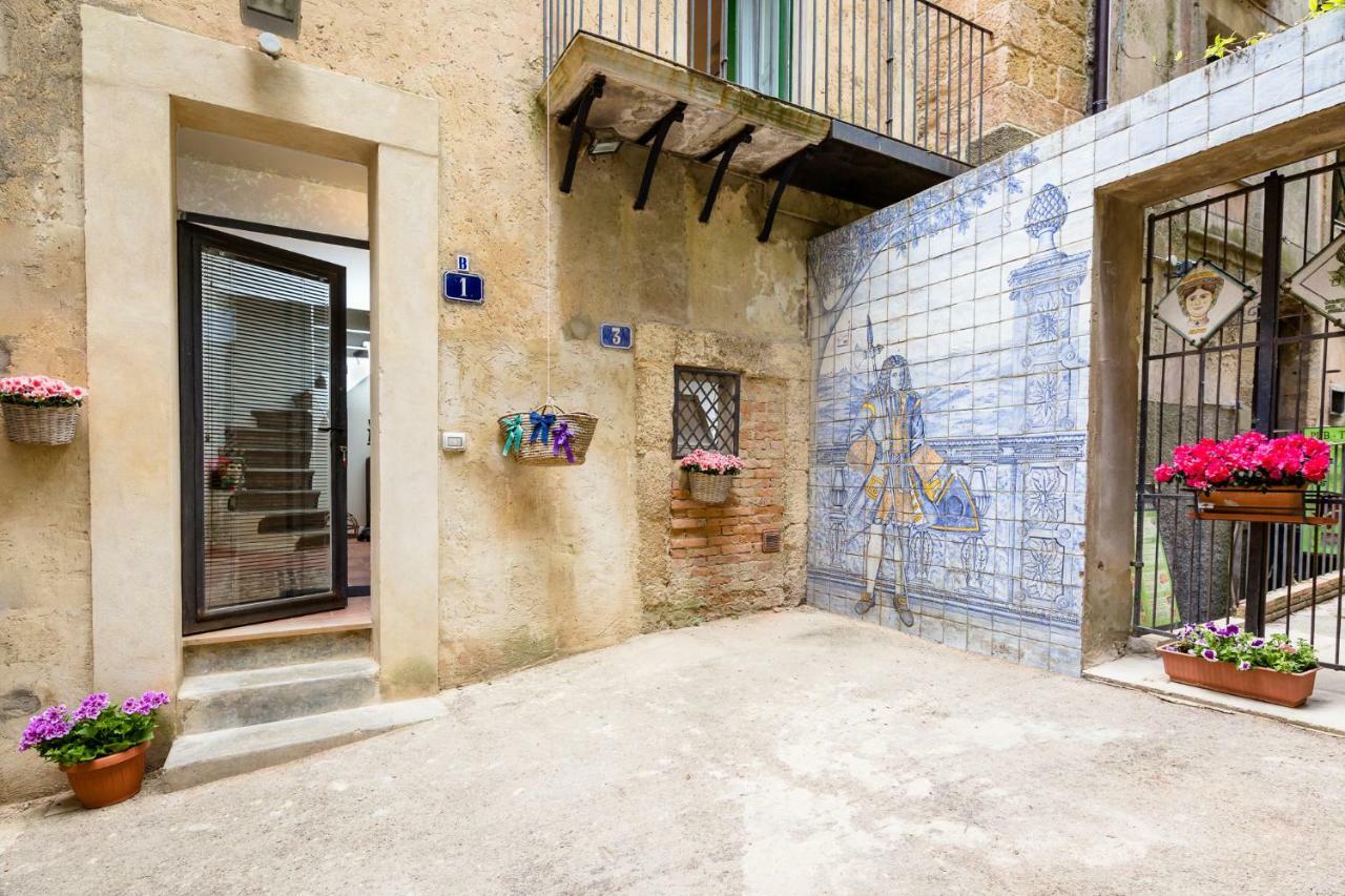 Palazzo Taranto Luxury Rooms Caltagirone Exteriér fotografie